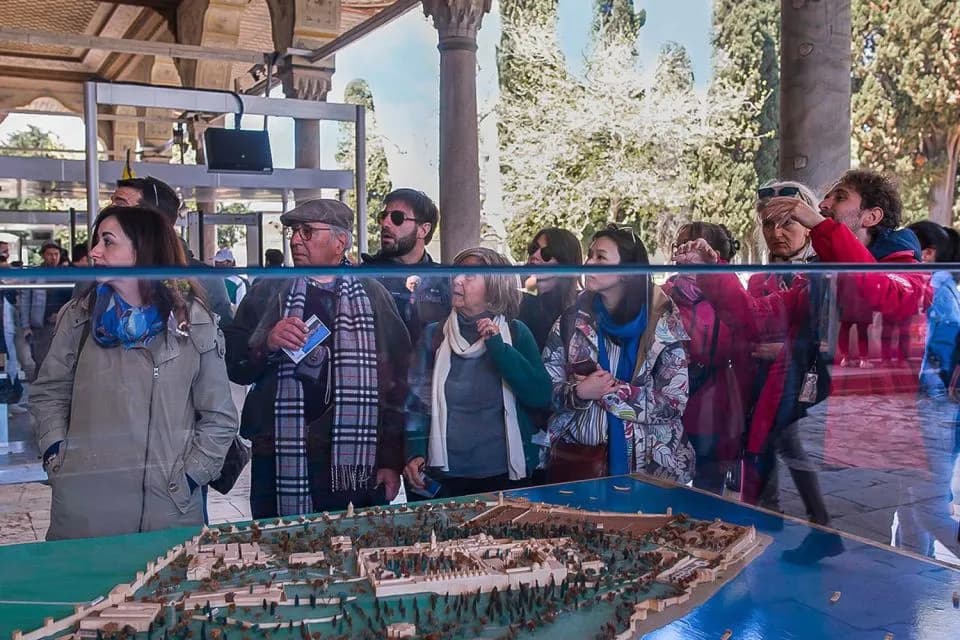 1.5-Hour Topkapi Palace Tour: Skip-the-Line Entry with Expert Guide - Image 9