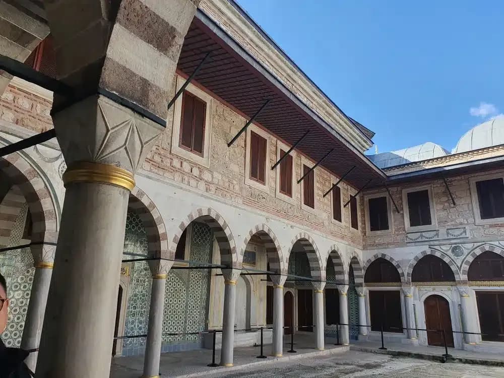 1.5-Hour Topkapi Palace Tour: Skip-the-Line Entry with Expert Guide - Image 10